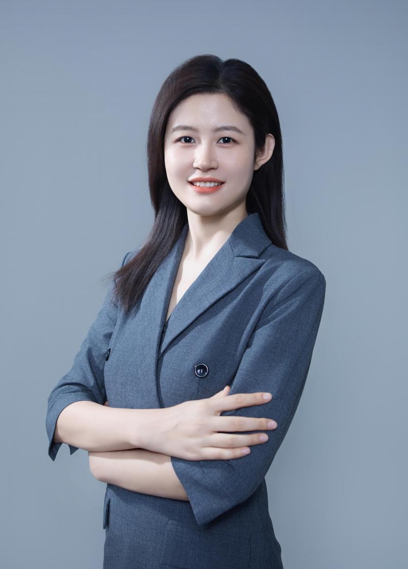 岳慶玲 職業照.jpg