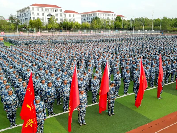 軍訓(xùn)
