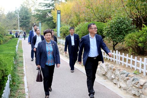 
海信電子信息集團副總裁劉雪莉來我校調研
